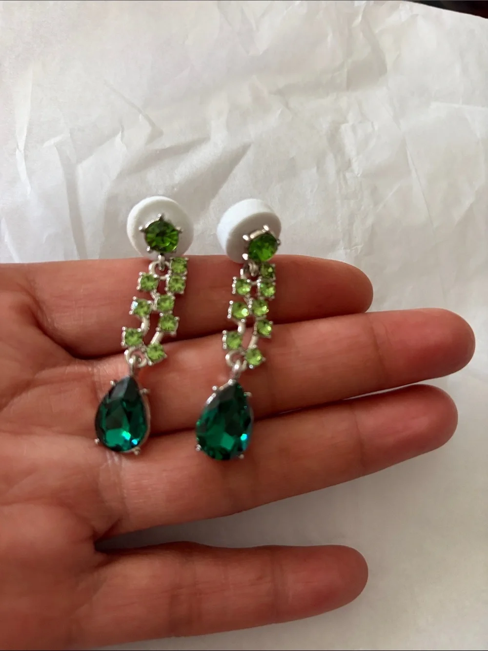 Elegant Emerald Green Teardrop Necklace & Earrings Set